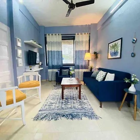 Rahat Manazil- The Old Warm Charm 2 Bedroom Apartment In Khar West By Connekt Homes